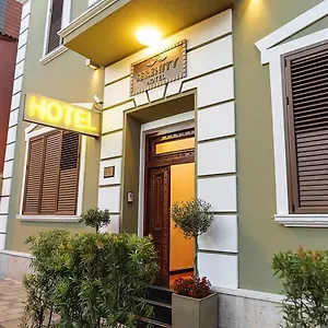 hotel-serenity.hotels-in-tirana.com/