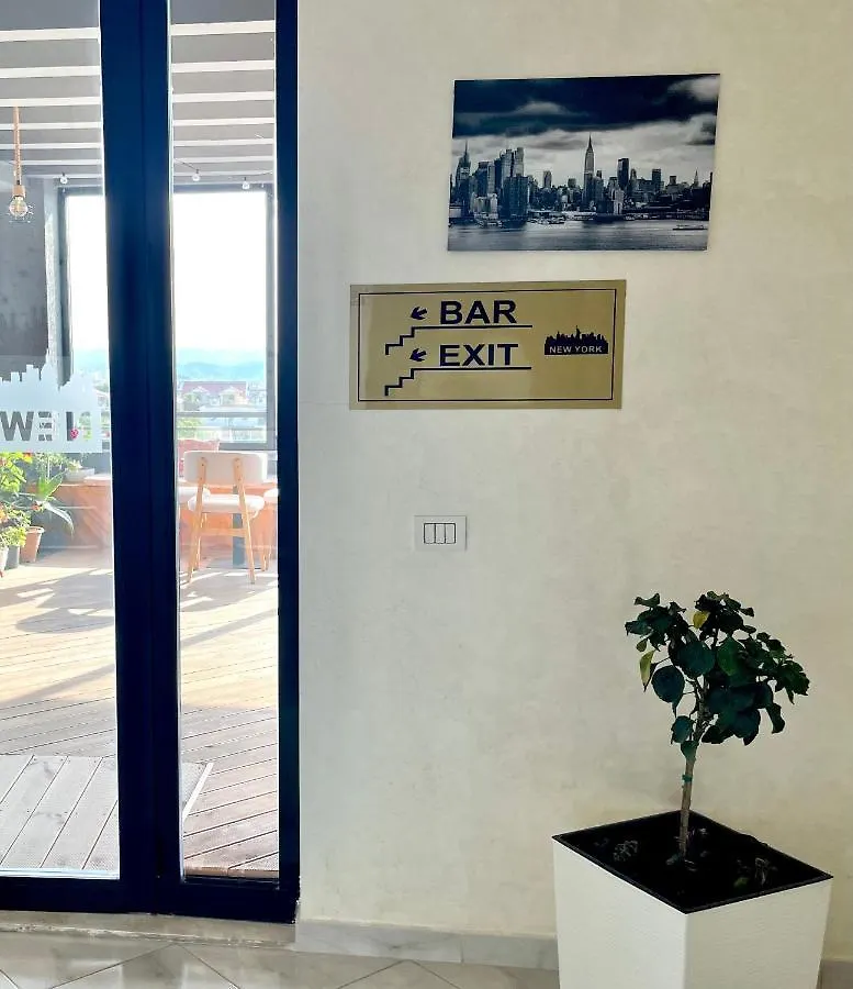 Hotel New York Kamez Albanië