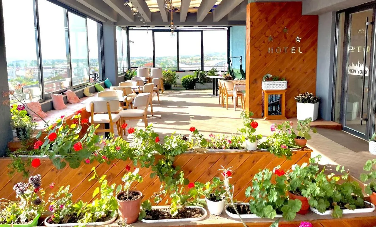Hotel New York Kamez 3*,  Albanien