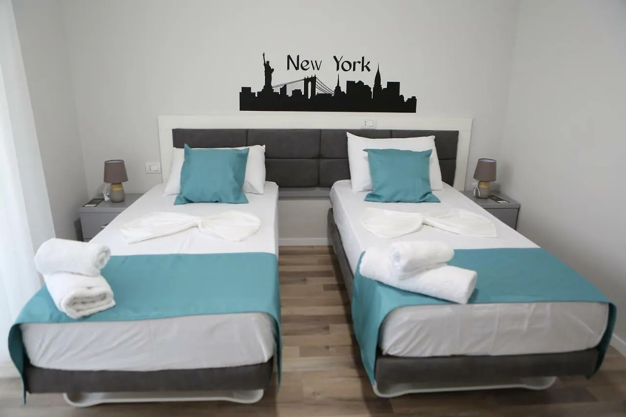Hotel New York Kamez 3*,