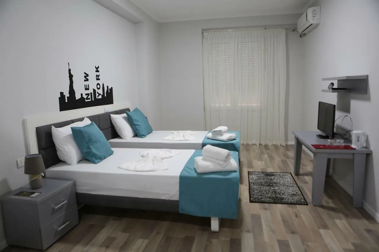 Hotel New York Kamez Albanien
